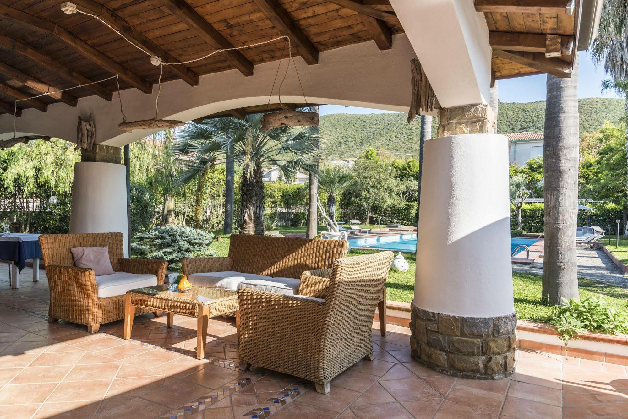 Villa Gio B&B De Charme Монтекориче Екстериор снимка