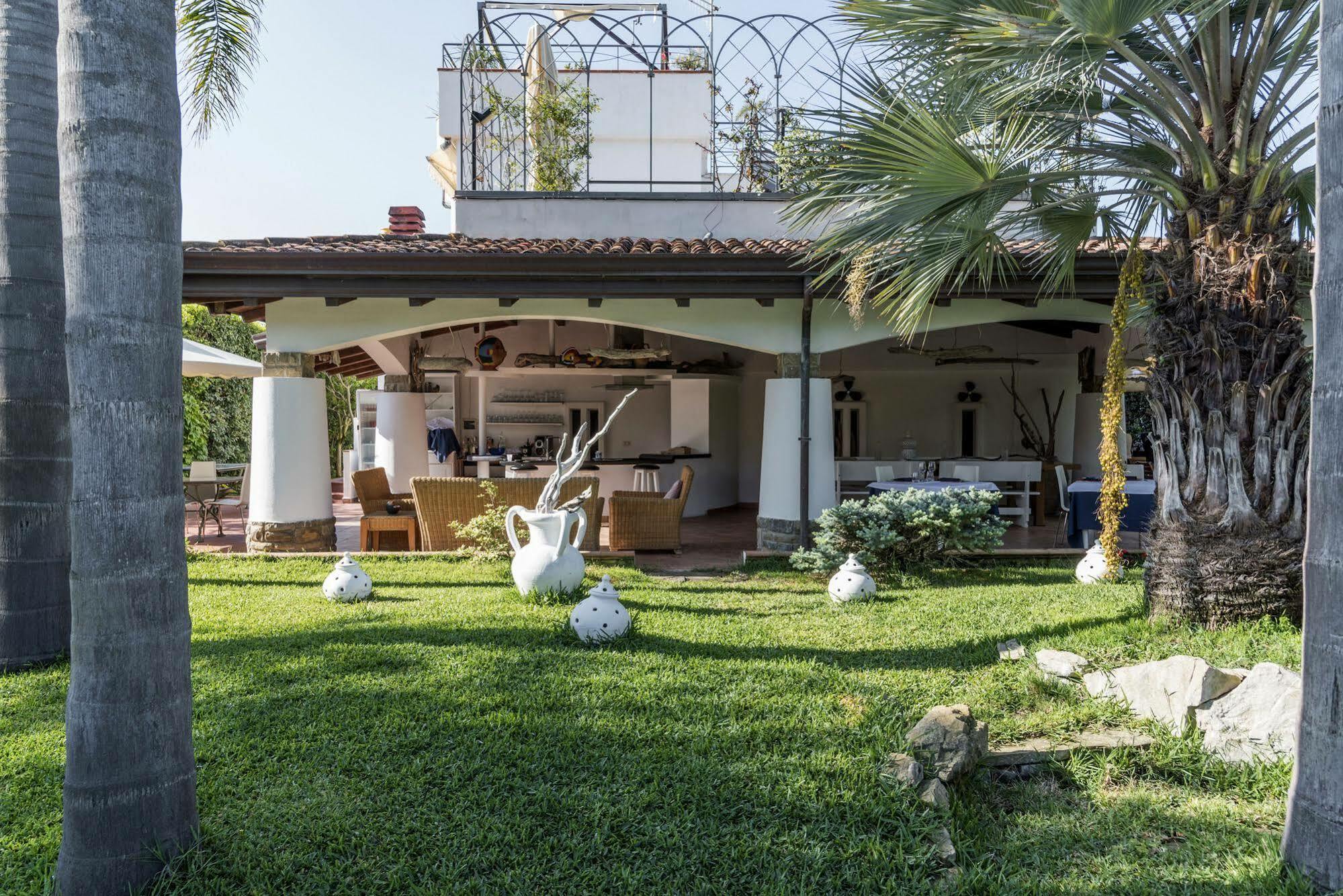 Villa Gio B&B De Charme Монтекориче Екстериор снимка
